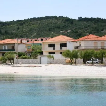 Spacious Beachfront Ciovo